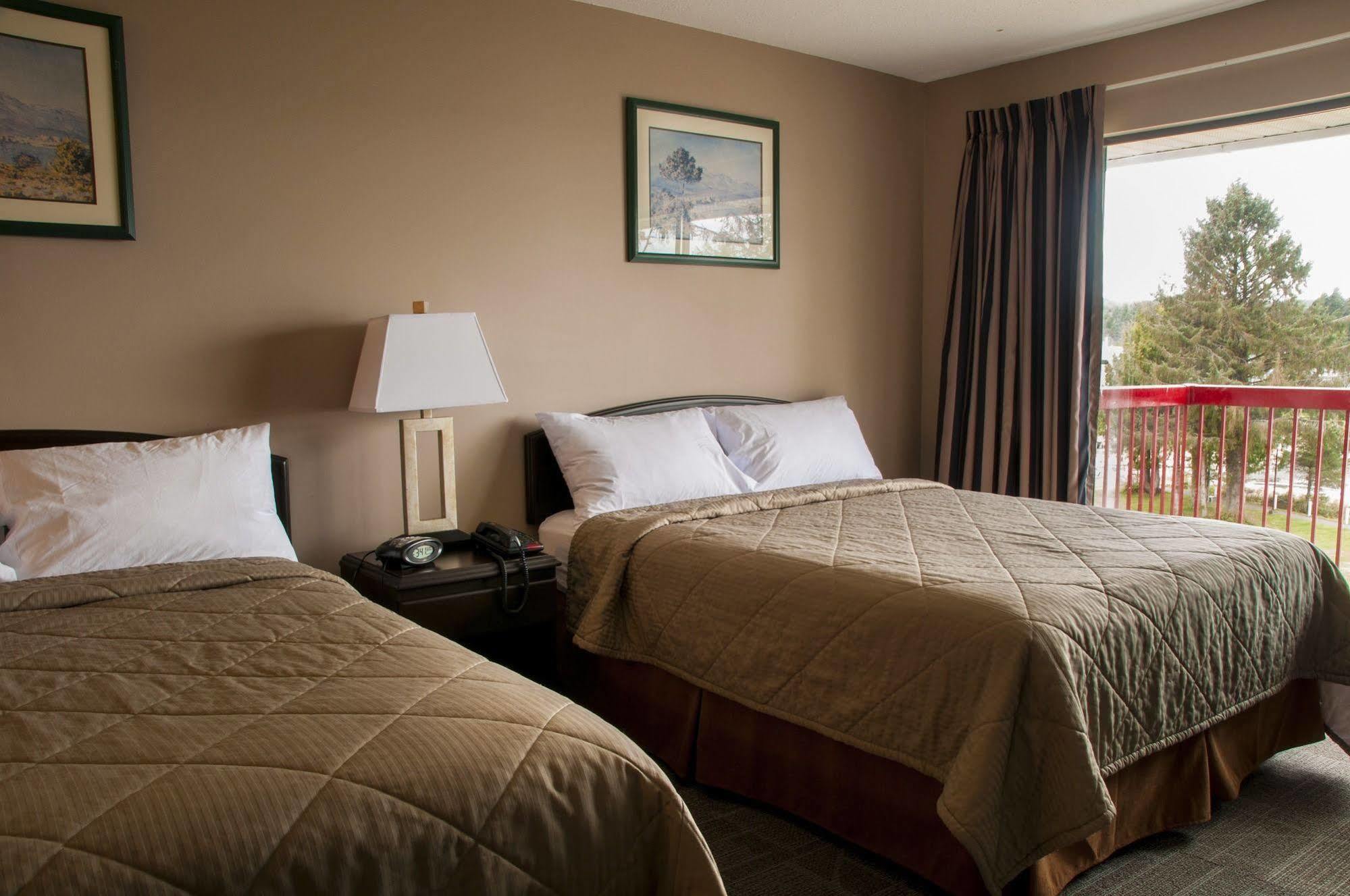 Pier Side Landing Hotel Port Hardy Exterior photo